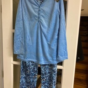 Hotel Spa Collection women’s Sz M blue fleece pajamas NWT
